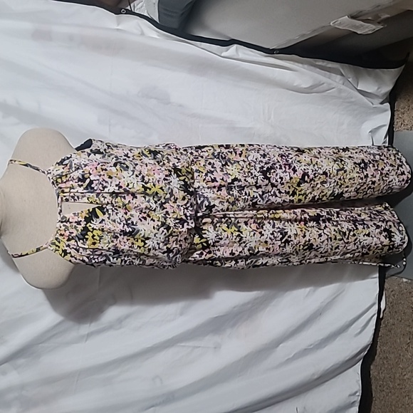 London Times JumpSuit - Picture 2 of 8